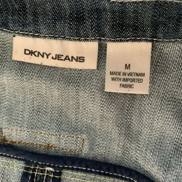 DKNY Denim Jeans Jacket Women's Size Medium Denim Long Sleeve Buttons Zip Pocket - Picture 9 of 12